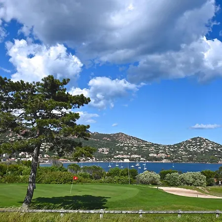 Appartamento Le Village - E1 208 By Interhome Saint-Raphaël