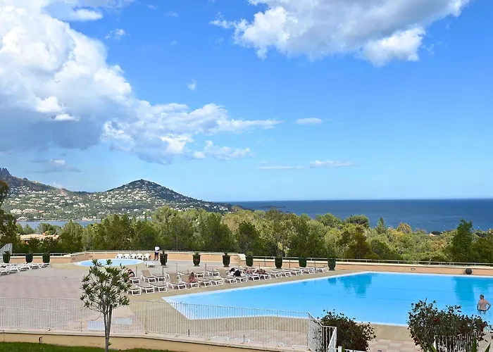 Apartman Le Village - E1 208 By Interhome Saint-Raphaël